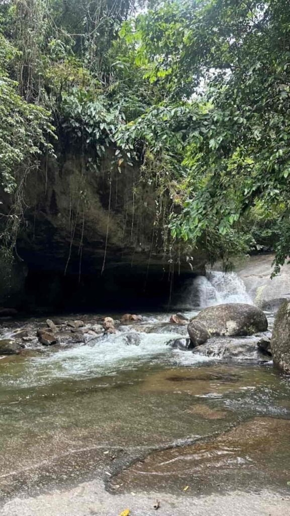 o que fazer em ilhabela cachoeira da toca